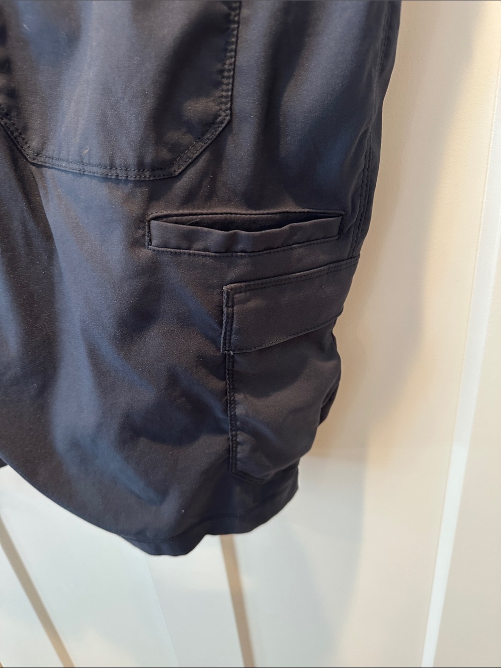 Duluth Trading Co. Women’s  Navy Cargo Shorts - Picture 4 of 4
